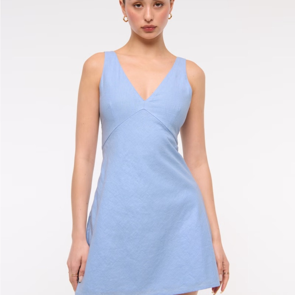 Light Blue Sleeveless V-Neck Dress